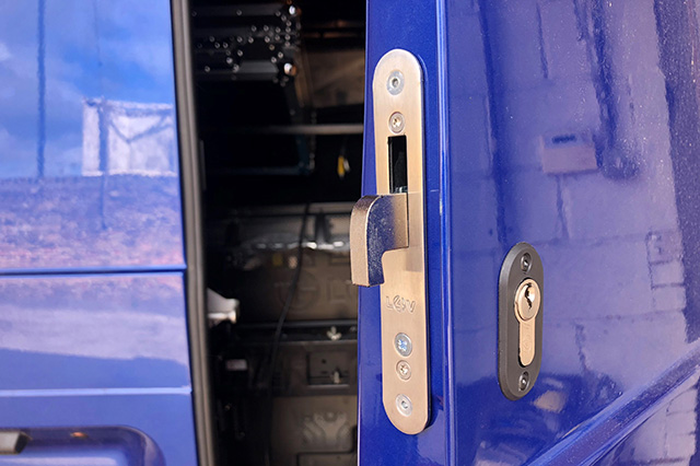 MK7 Ford Transit 2000 onwards L4V Hook Lock