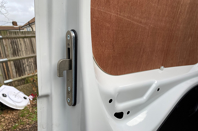 Peugeot Partner 2018 Hook Lock