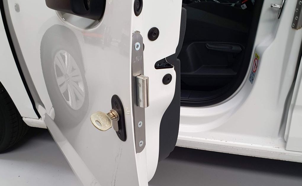 L4V Van Deadlock straight bolt out